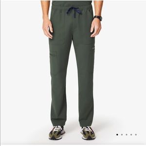 FIGS Men’s Tall Cairo Cargo Scrub Pant